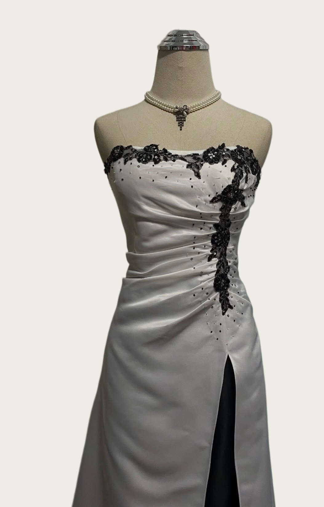 Strapless A-Line White Retro Prom Dress With Appliques
