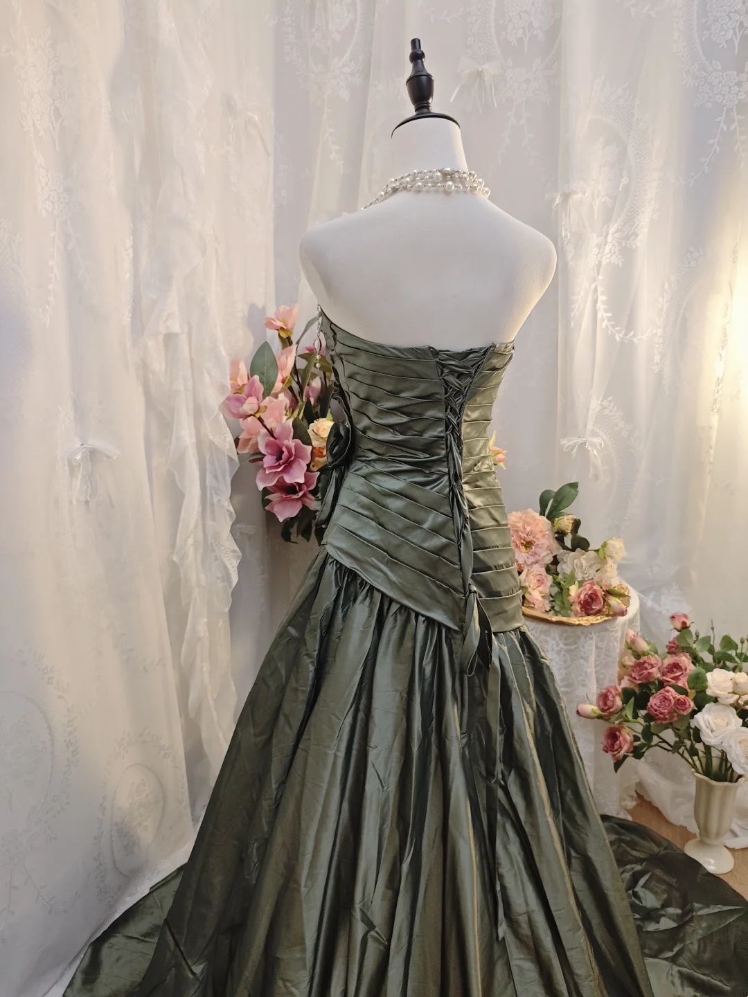Strapless Green Satin Pleated Prom Dress Sheath Retro Formal Dress