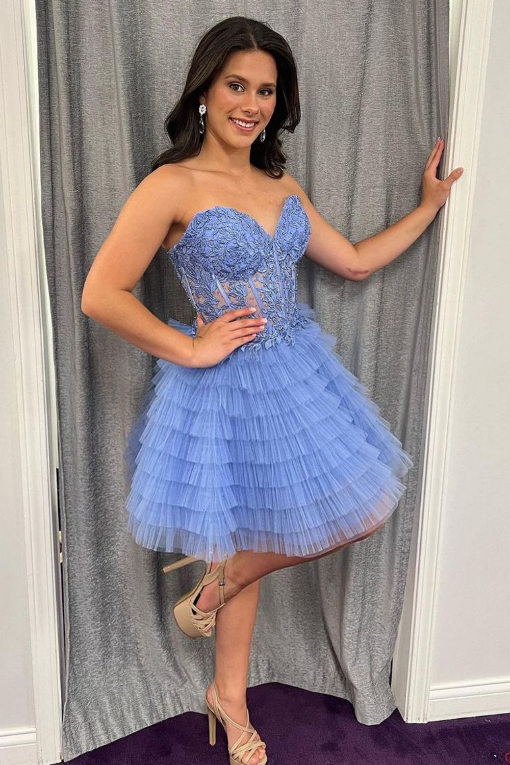 Stunning A-Line Sweetheart Lace Up Short Tiered Tulle Homecoming Dress