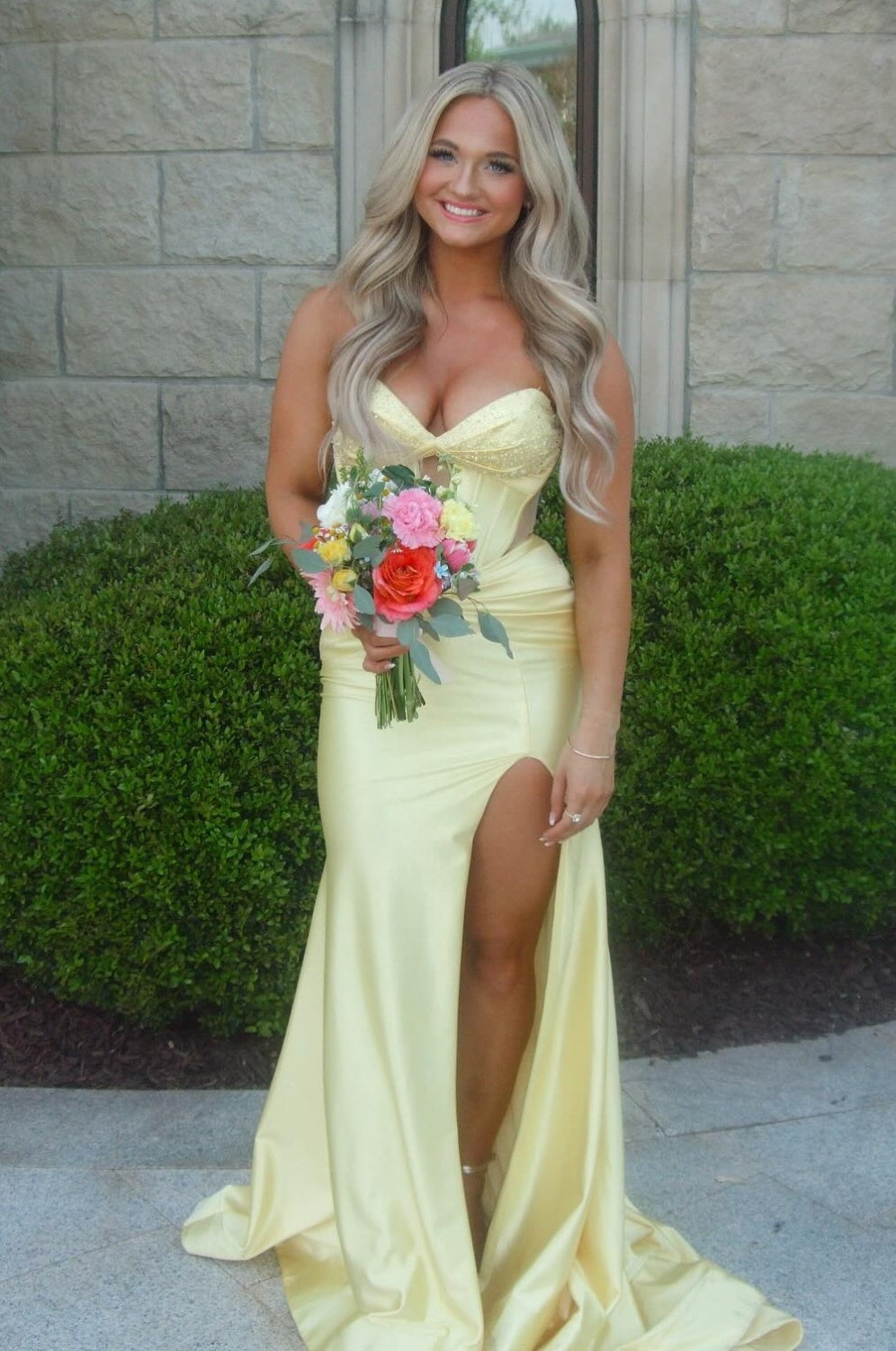 Stunning Mermaid Sweetheart Yellow Long Prom Dress with Beading