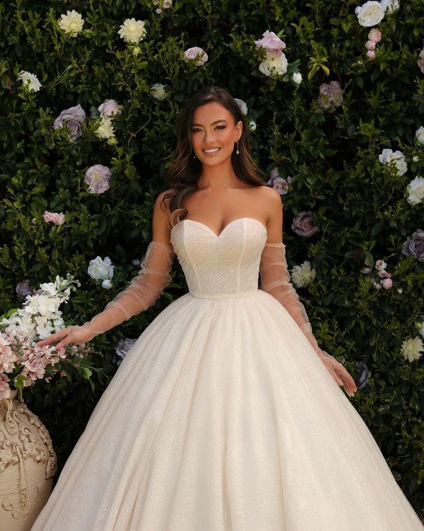 Sweetheart Long A-line Princess Glitter Sleeveless Lace Wedding Dress With Train (ZD15658) - View 3 | VelvetHem