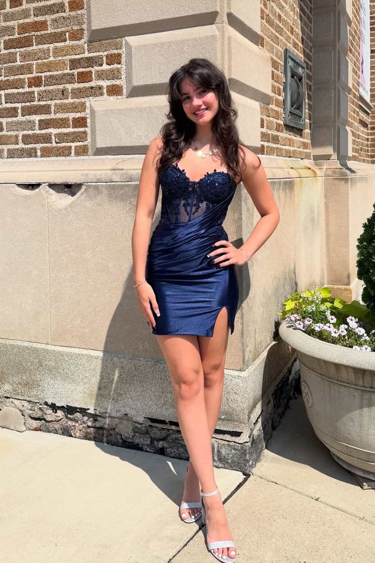 Sweetheart Navy Blue Sheath Short Homecoming Dress With Appliques J11223