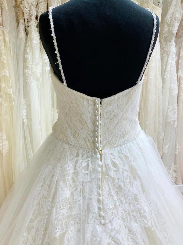Tulle Lace Spaghetti Straps Appliqued Ball Gown Wedding Dresses (ZD16240)