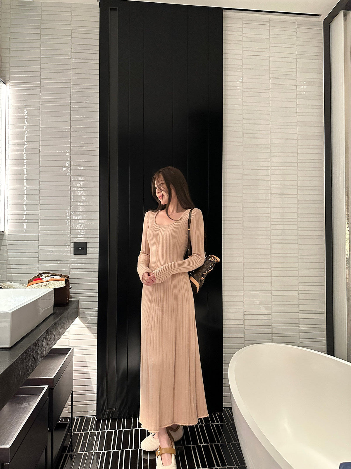 U-neck Knit Dress Slim-Fit Long Dress Autumn Outfit