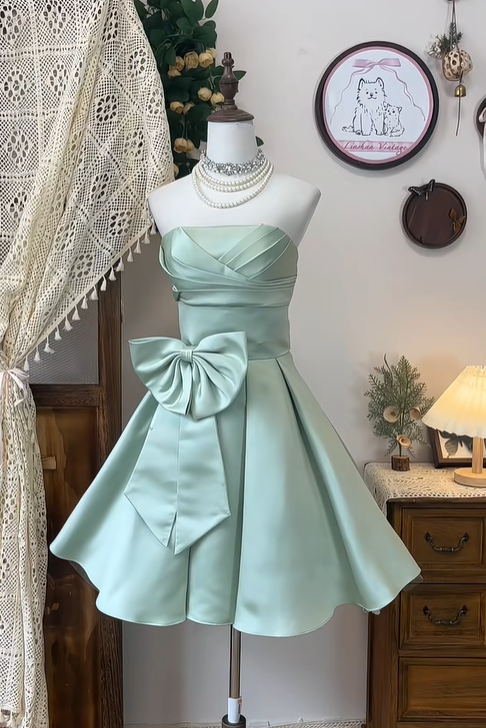 Cute Green Strapless Satin Pleated Bow Homecoming Dress Short Birthday Outfits - FashionDia