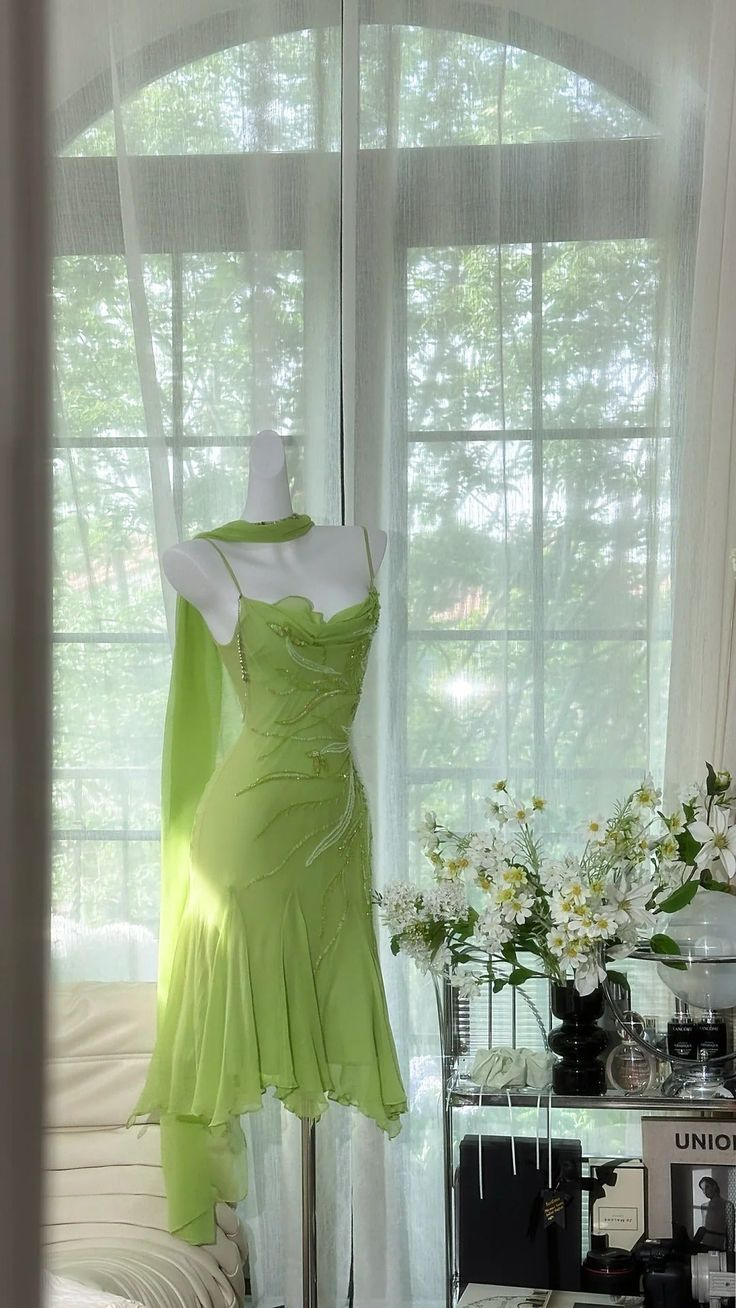 Elegant Spaghetti Straps Green Chiffon Beaded Short Party Dress Formal Homecoming Dress