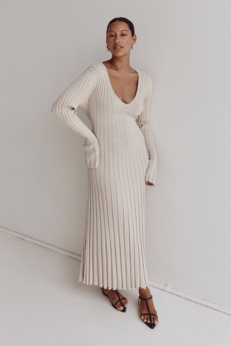 Rita Premium Midi Dress with V Neck and Knitted Sleeves Chic Silhouette Collection