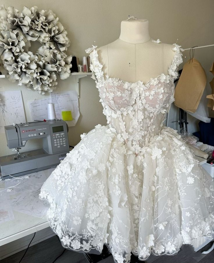 Cute Spaghetti Straps Tulle Lace Appliques A Line Short Party Dress White Formal Homecoming Dress