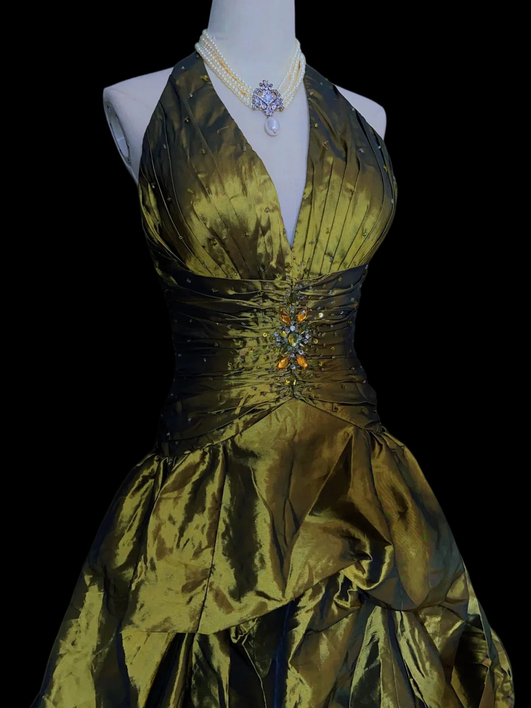 V-Neck Halter Green Taffeta Prom Dress A-Line Vintage Formal Dress