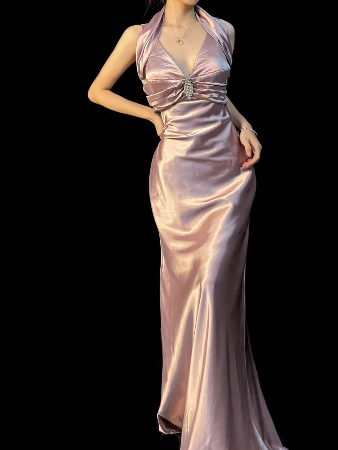 V-Neck Pink Sheath Prom Dress Satin Evening Dress