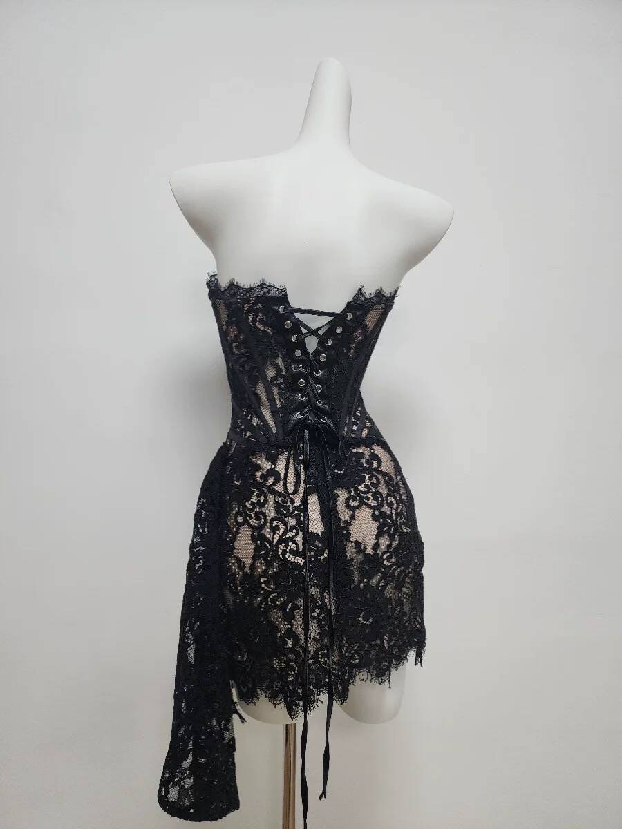 Sexy Burgundy Strapless Lace Sheath Short Cocktail Dress Homecoming Dress