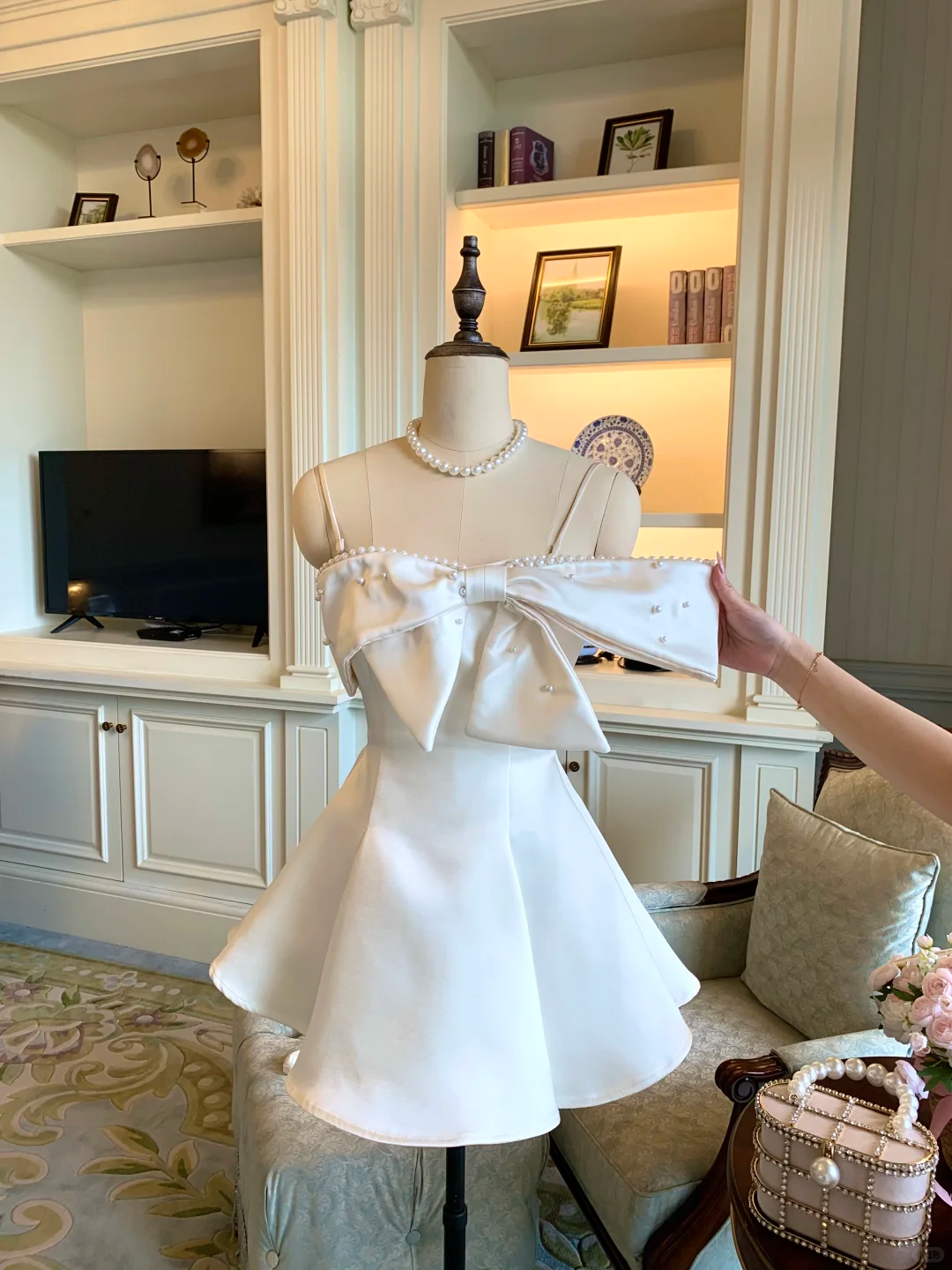 Elegant Bow Satin Beaded A-Line Short Birthday Party Dress White Homecoming Dress - View 2 | FashionDia