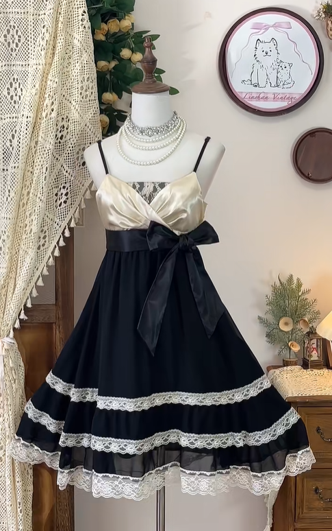 Vintage Spaghetti Straps Chiffon Lace A Line Homecoming Dress Black Cocktail Dress