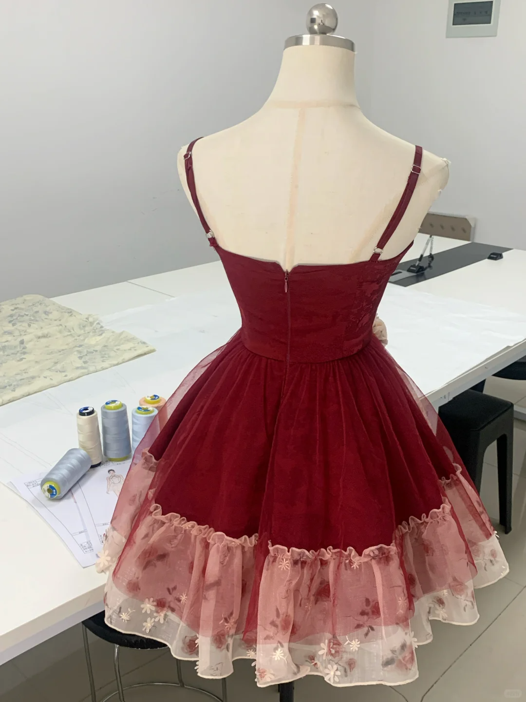 Pretty Red Spaghetti Straps Satin Tulle Short Birthday Outfits 6th Grade Homecoming Dress - View 3 | FashionDia