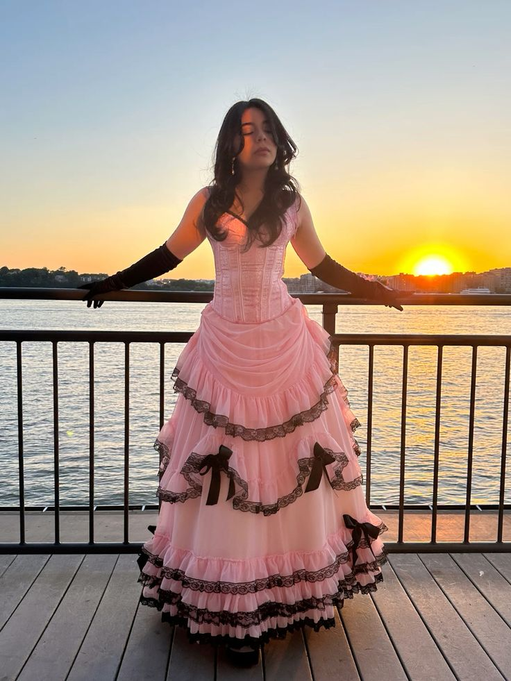 Vintage Pink Strapless Chiffon Pleated Layered Lace Ball Gown Formal Prom Dress With Gloves