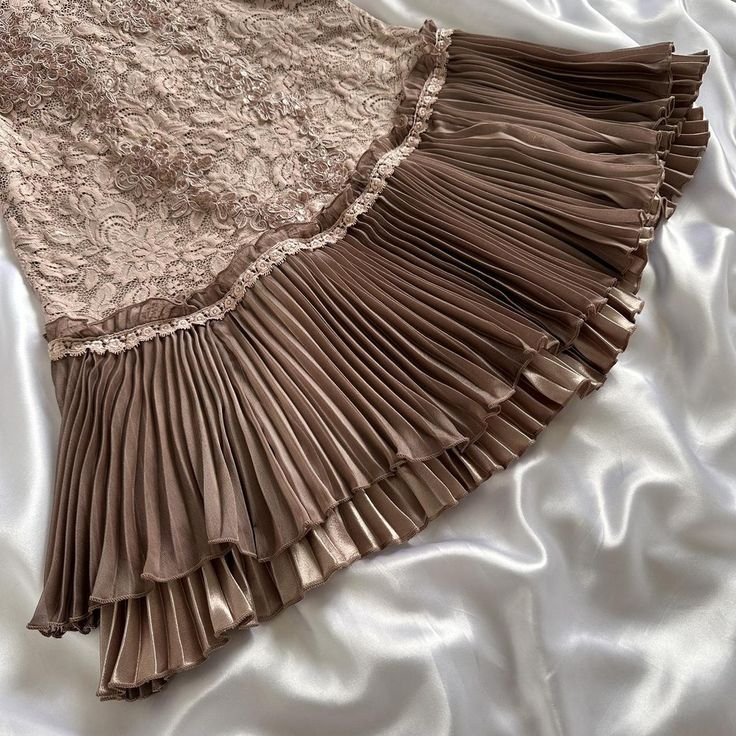 Brown Vintage Lace Beading Pleated Birthday Party Dress Short Homecoming Dress - View 3 | FashionDia