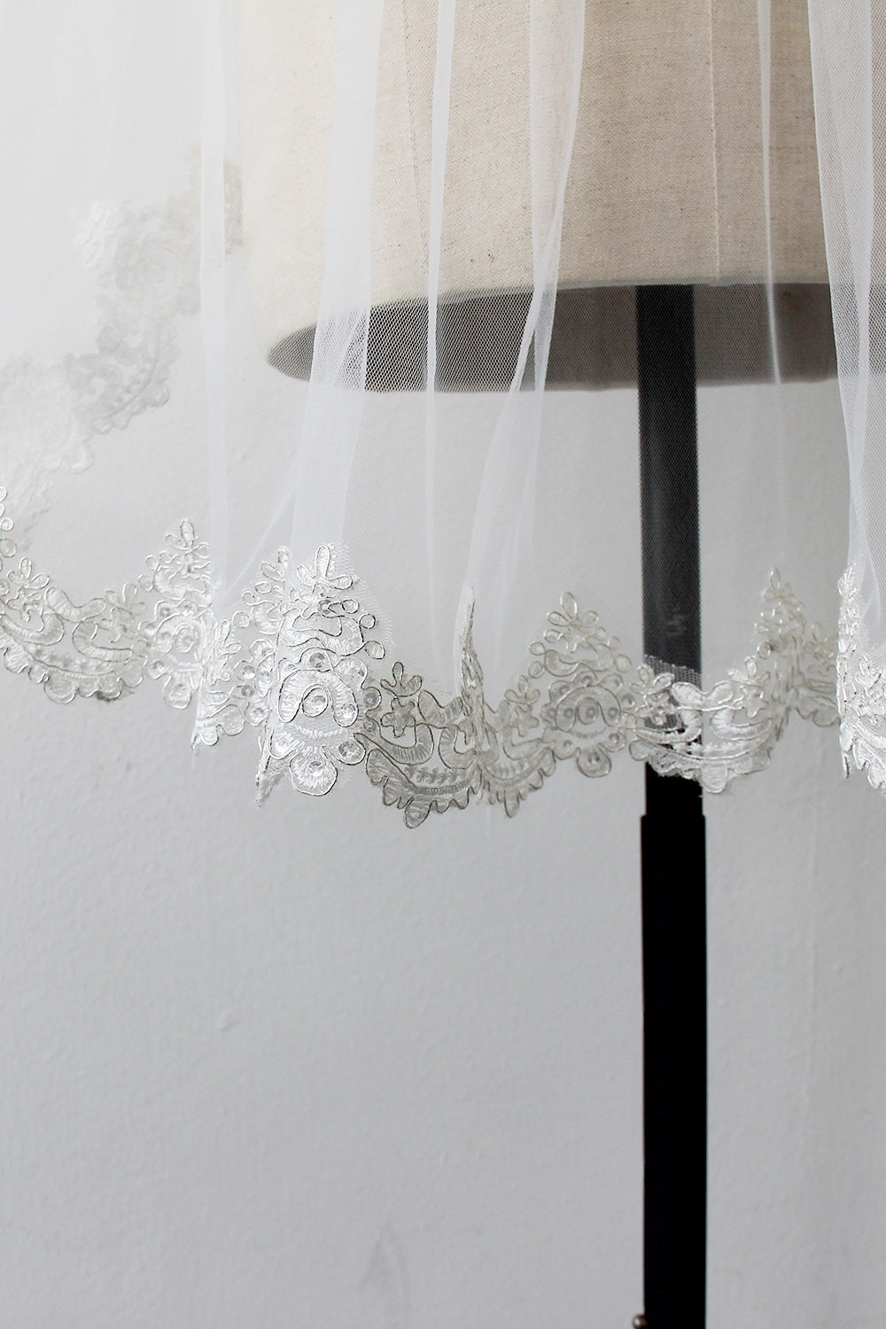 White Short Wedding Veil with Lace