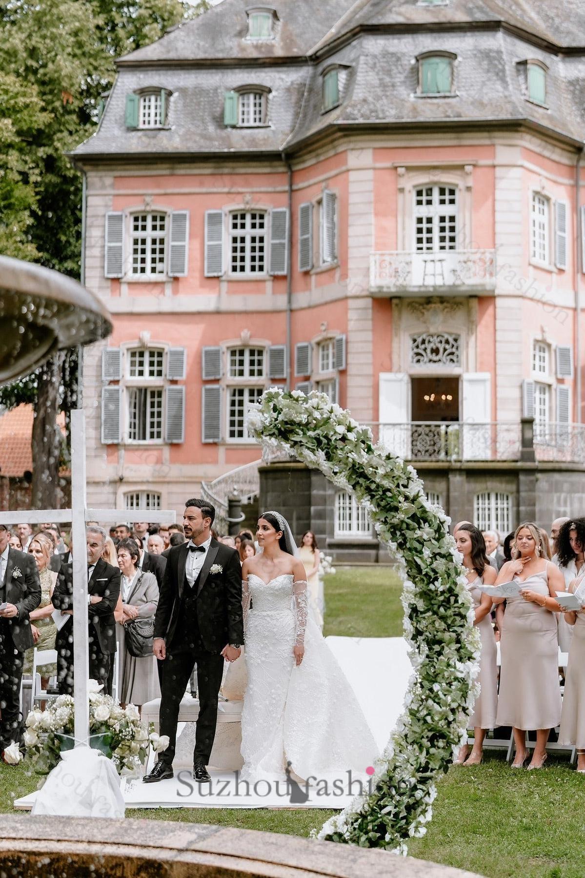 White Wedding Dress Column Sweetheart Sleeveless Lace Beaded Long Bridal Gown With Detachable Train