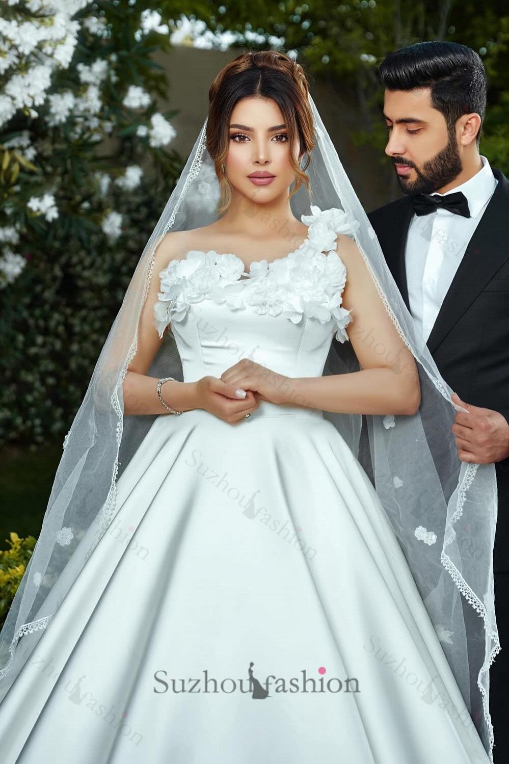 White Wedding Dress One Shoulder Sleeveless Sweep Train Ball Gown Long Satin Bridal Gown With 3D Flowers