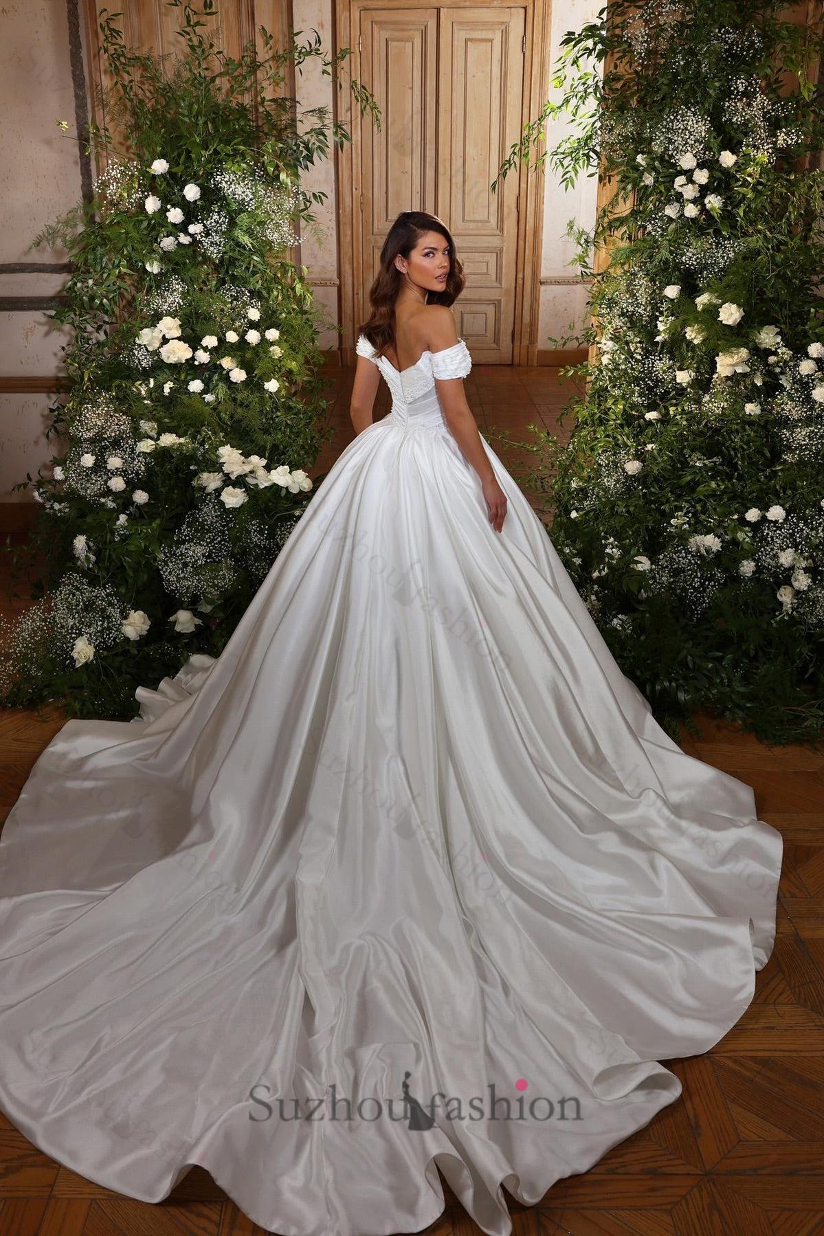 White Wedding Dress Sweetheart Ball Gown Off The Shoulder Beaded Satin Bridal Gown With Pearls