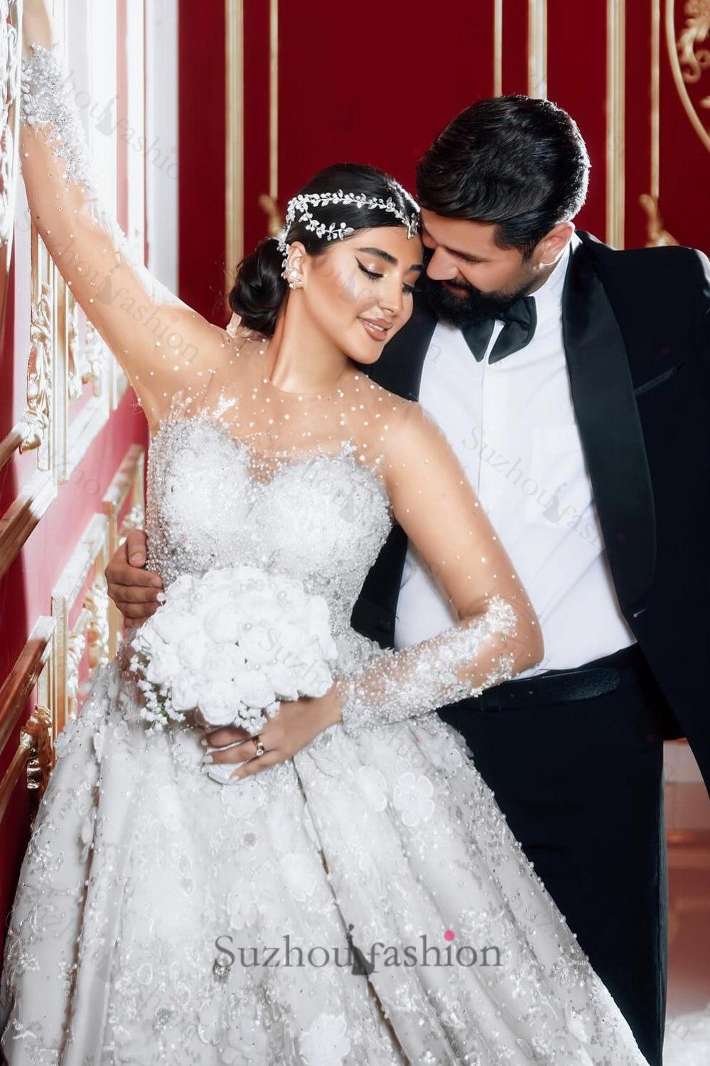 White Wedding Dress Sweetheart Beaded Illusion Sleeves Sequined Ball Gown Long Tulle Bridal Gown With Pearls And Appliques