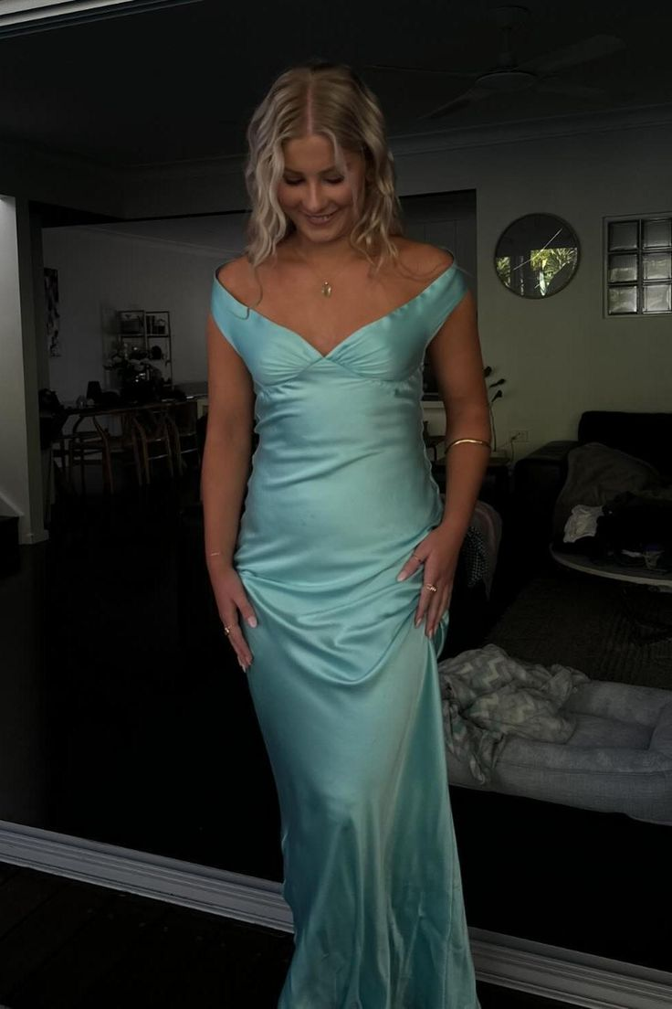 Sexy Off-the-Shoulder Sheath Long Prom Dress,Green Evening Gown - View 4 | FashionDia
