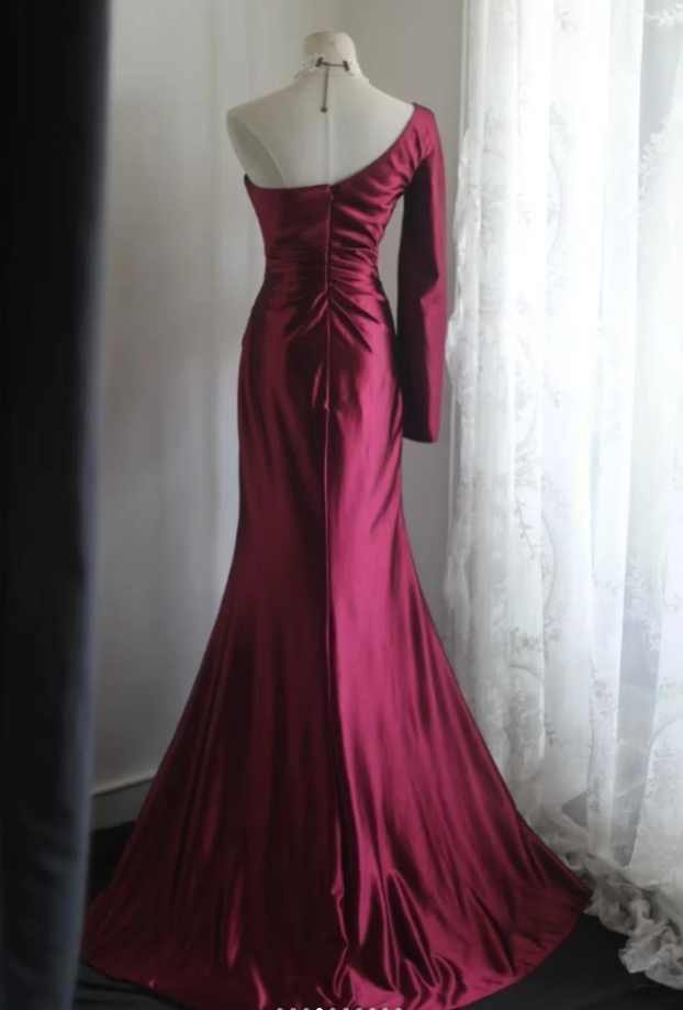 Vintage Burgundy One-Shoulder Satin Pleated Long Wedding Guest Dress Formal Slit Party Dress - View 6 | FashionDia