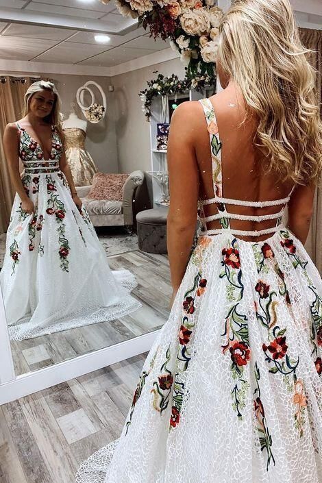 Princess Lace White Prom Dresses V Neck Backless Appliques Long Evening Dresses C501
