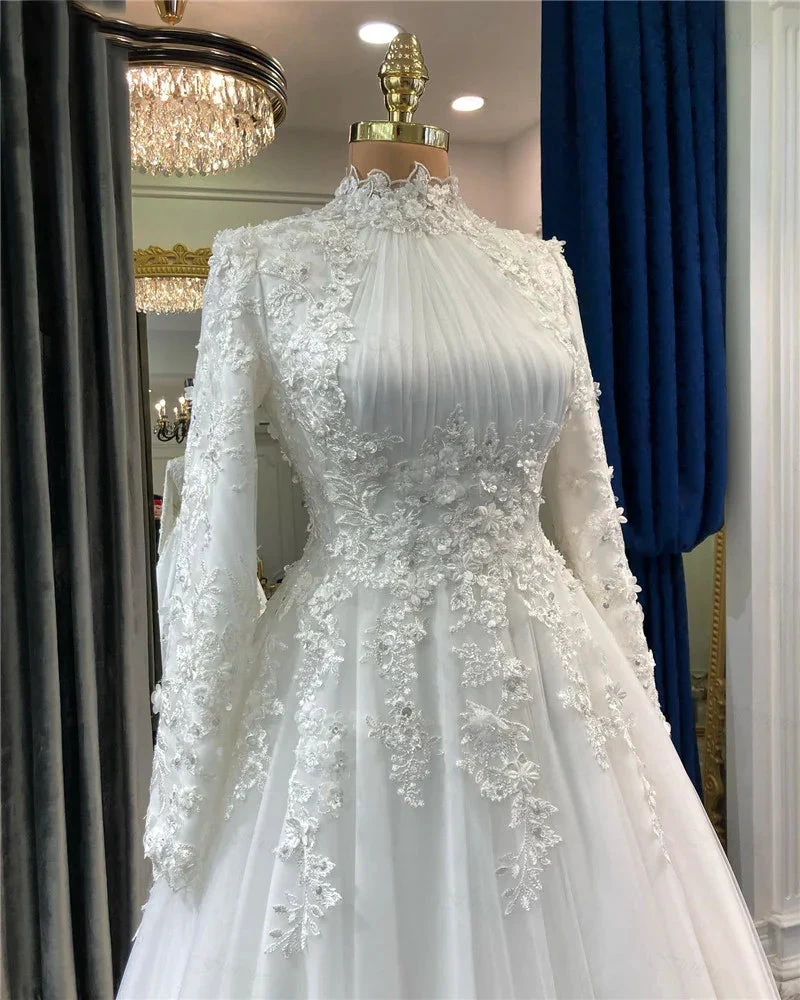 Elegant Muslim Wedding Dress For Bride Appliques Flowers Arabic Dubai Long Sleeves Bridal Dress (ZD13654)