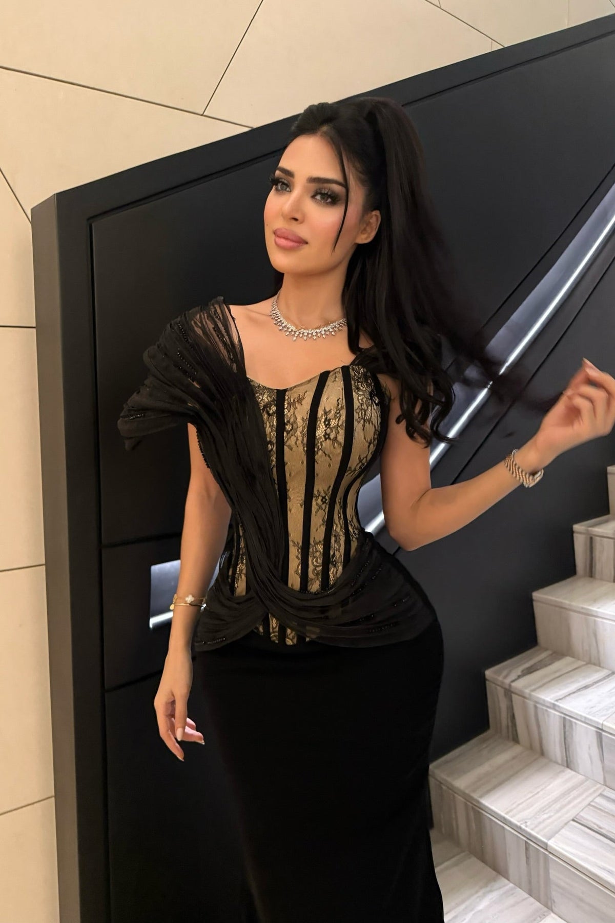 Elegant Black Off-The-Shoulder Mermaid Lace Prom Dresses Sheath Long With Zipper