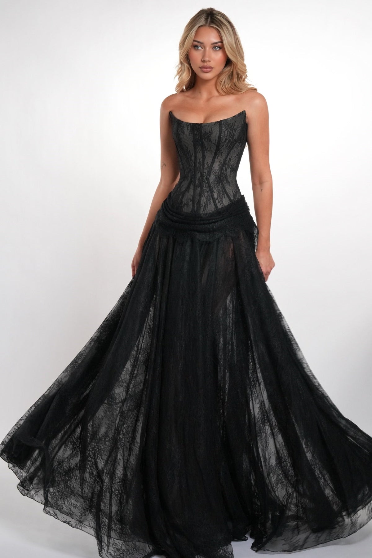 Elegant Black Strapless Sleeveless Lace Prom Dresses A-Line With Lace-Up Back