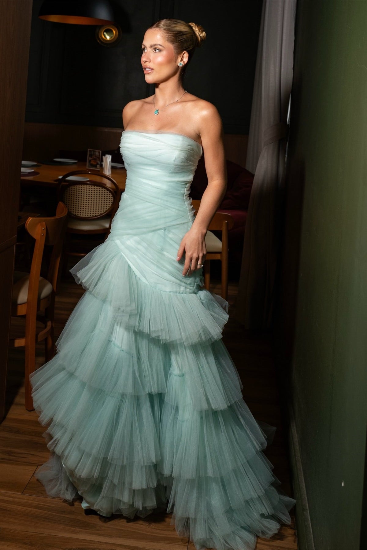 Elegant Strapless Sleeveless Tulle Prom Dresses Floor-Length With Pleats Zipper