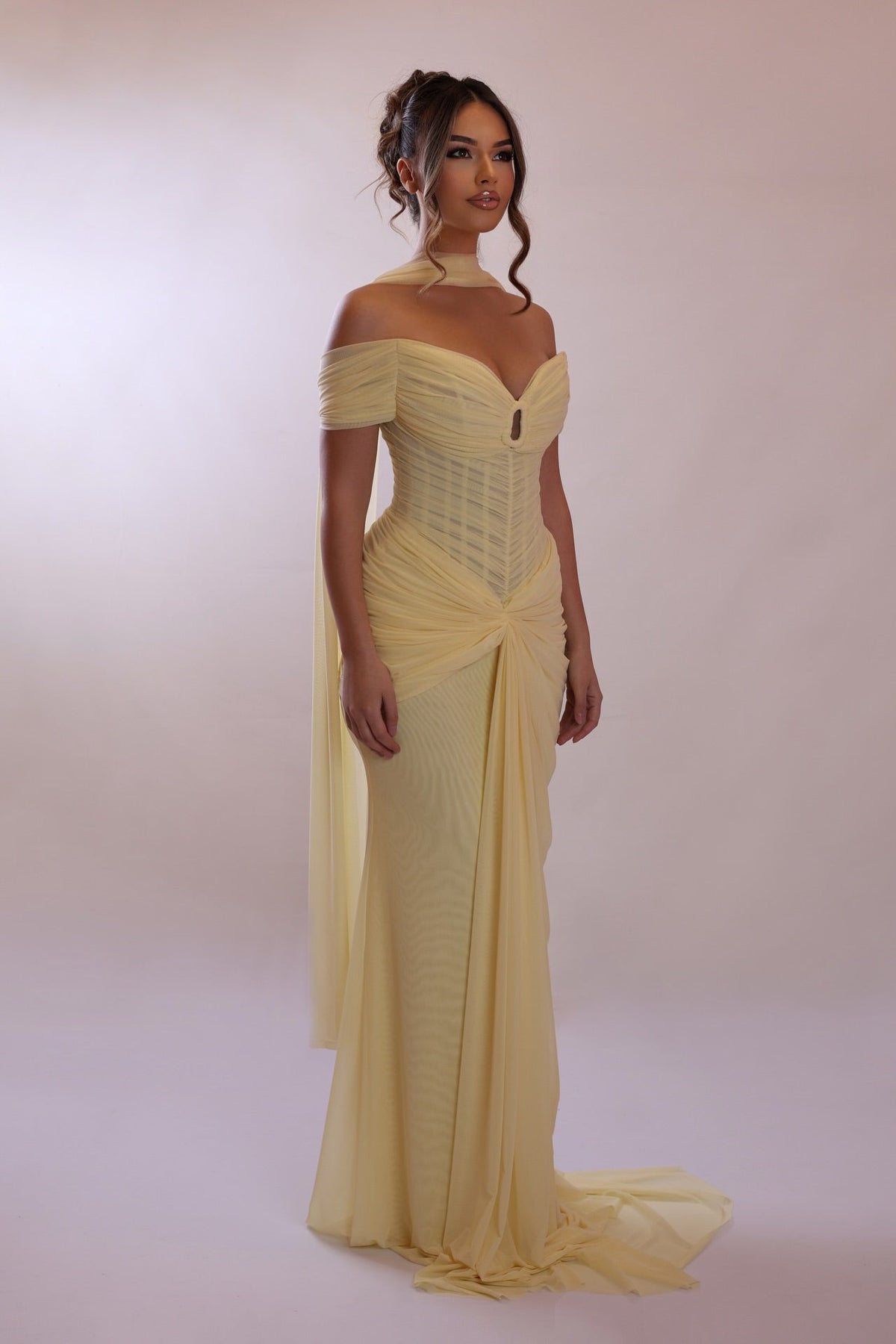 Chic Daffodil Sweetheart Off The Shoulder Chiffon Mermaid Prom Dresses Sheath With Pleats