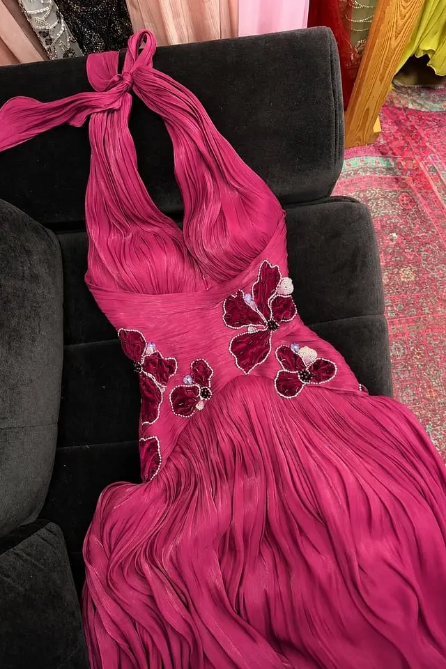Elegant Halter V-Neck Sleeveless A-Line Prom Dresses Gem With Pleats