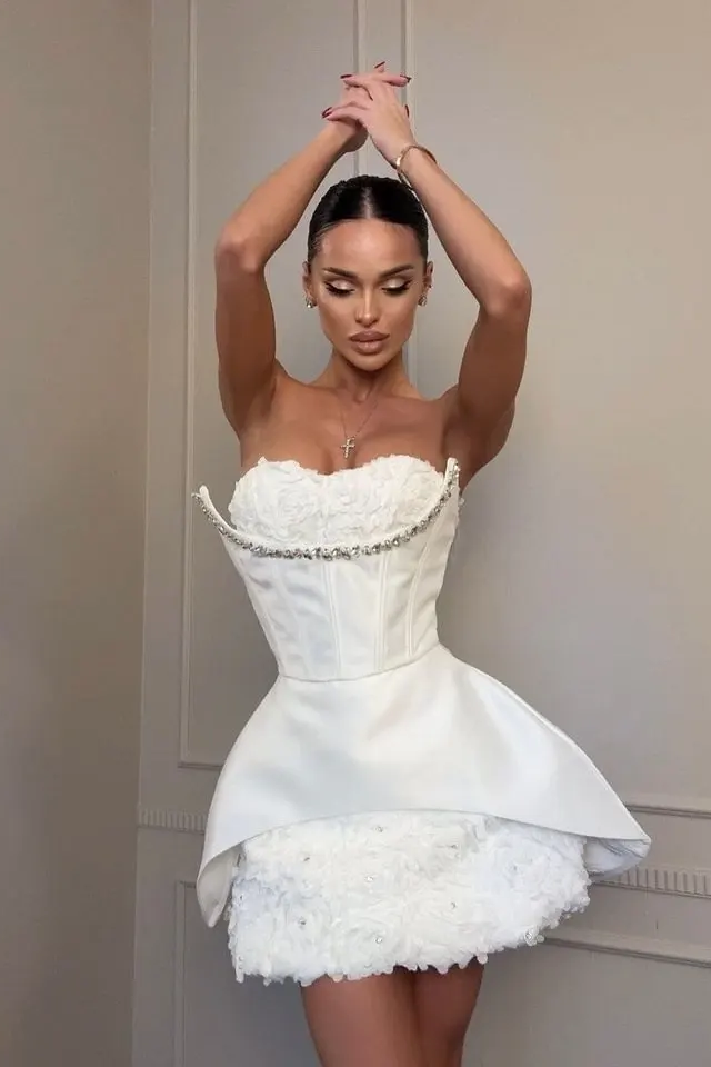 Romantic Strapless Sleeveless Satin Homecoming Dresses Mini With Gem
