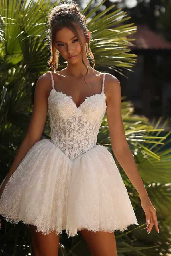 Graceful Spaghetti-Straps Sweetheart Sleeveless Lace Homecoming Dresses Mini With Pleats