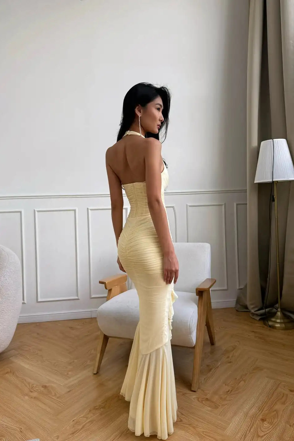 Dazzling Daffodil V-Neck Halter Sleeveless Mermaid Prom Dresses Column With Pleats Zipper