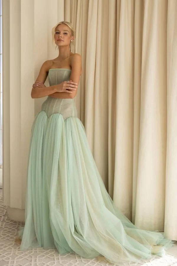 Timeless Green Strapless Sleeveless Tulle Prom Dresses A-Line With Pleats