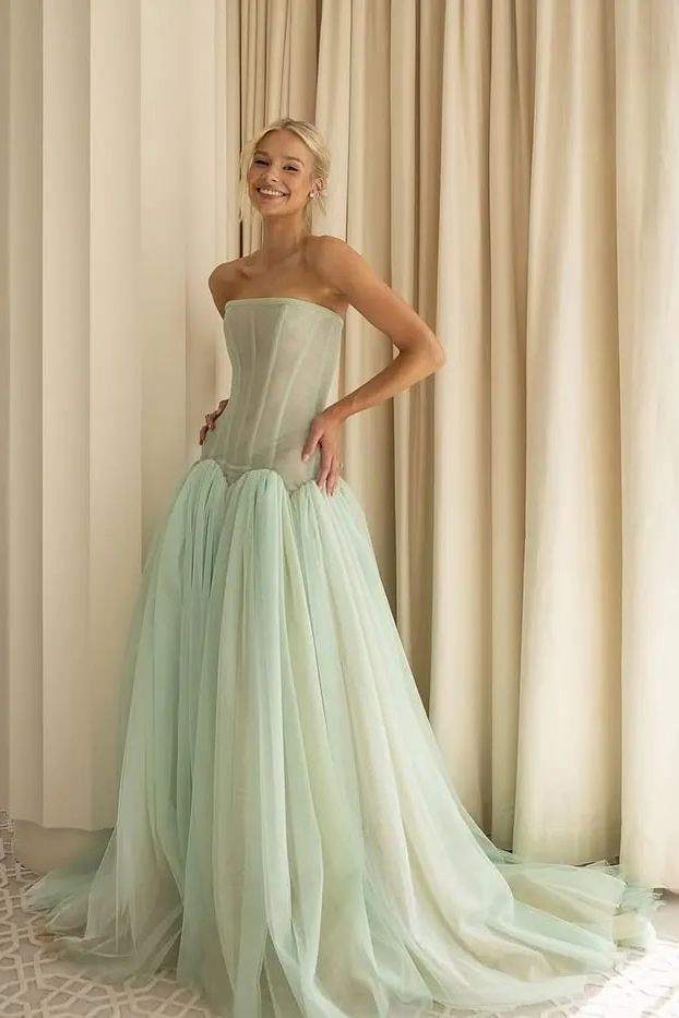 Timeless Green Strapless Sleeveless Tulle Prom Dresses A-Line With Pleats