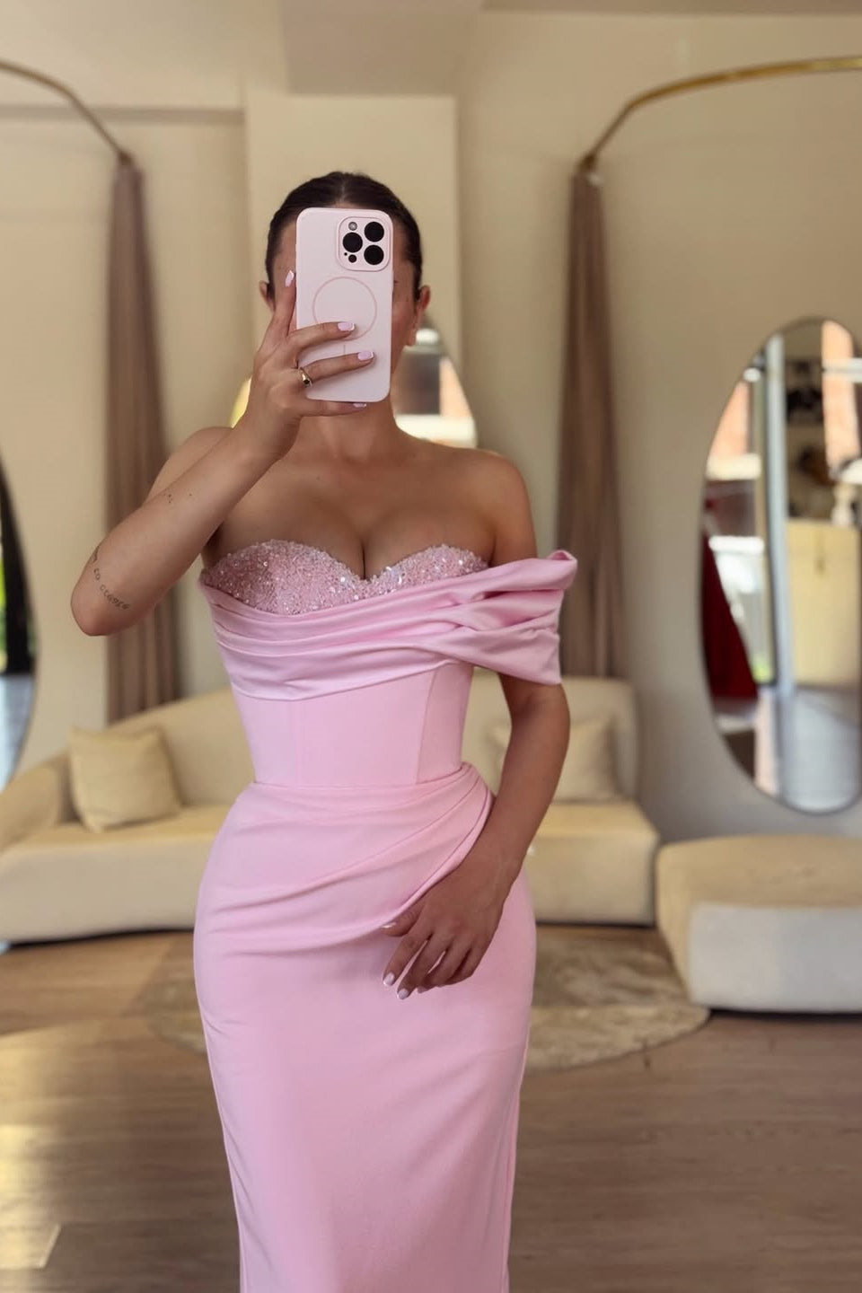 Charming Pink One-Shoulder Satin Mermaid Prom Dresses Sheath With Beads