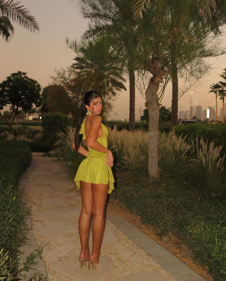 Sexy Halter V-Neck Green Short Cocktail Dress Homecoming Dress - View 2 | FashionDia