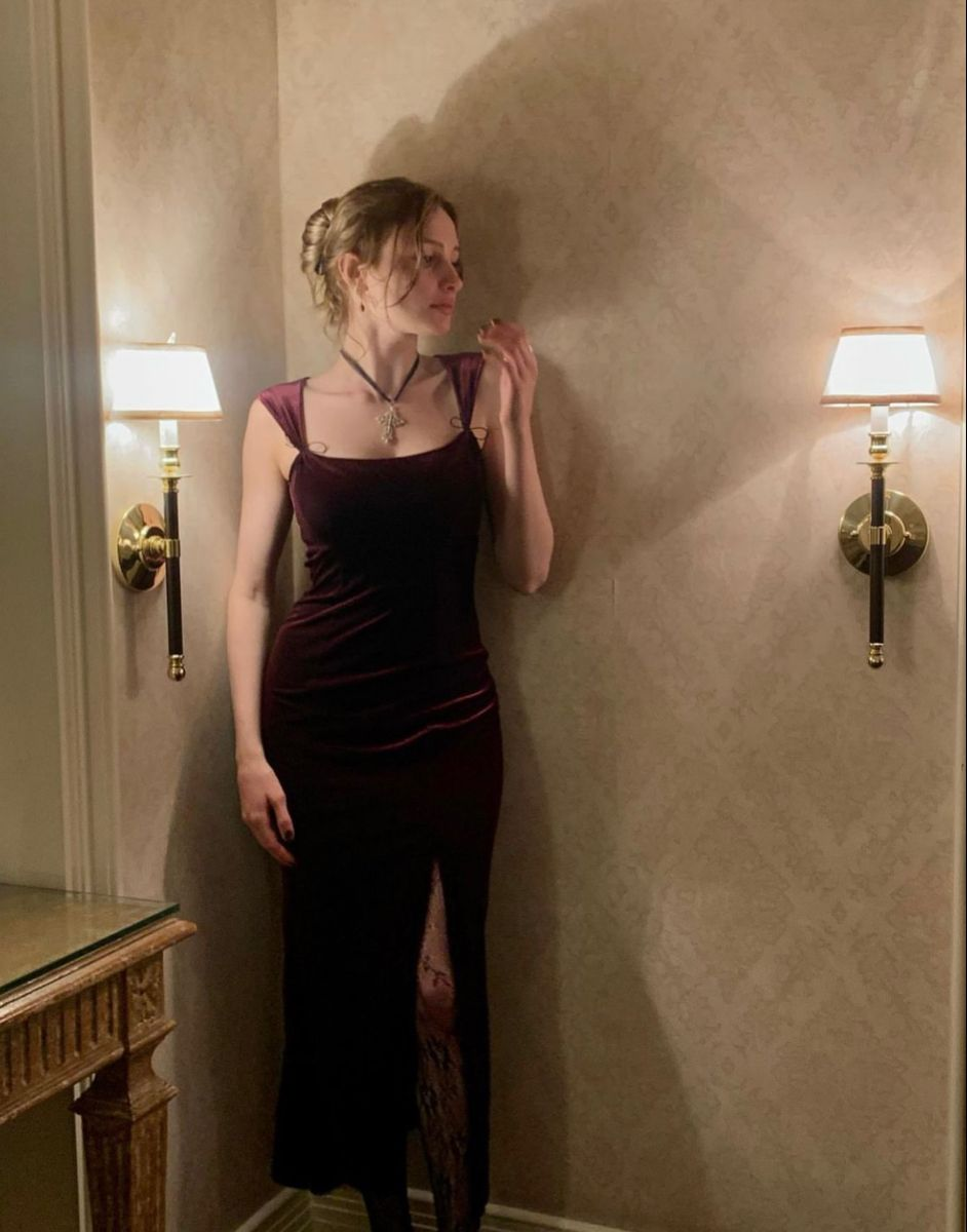 Vintage Burgundy Velvet Slit Mermaid Long Party Dress Formal Wedding Guest Dress - FashionDia