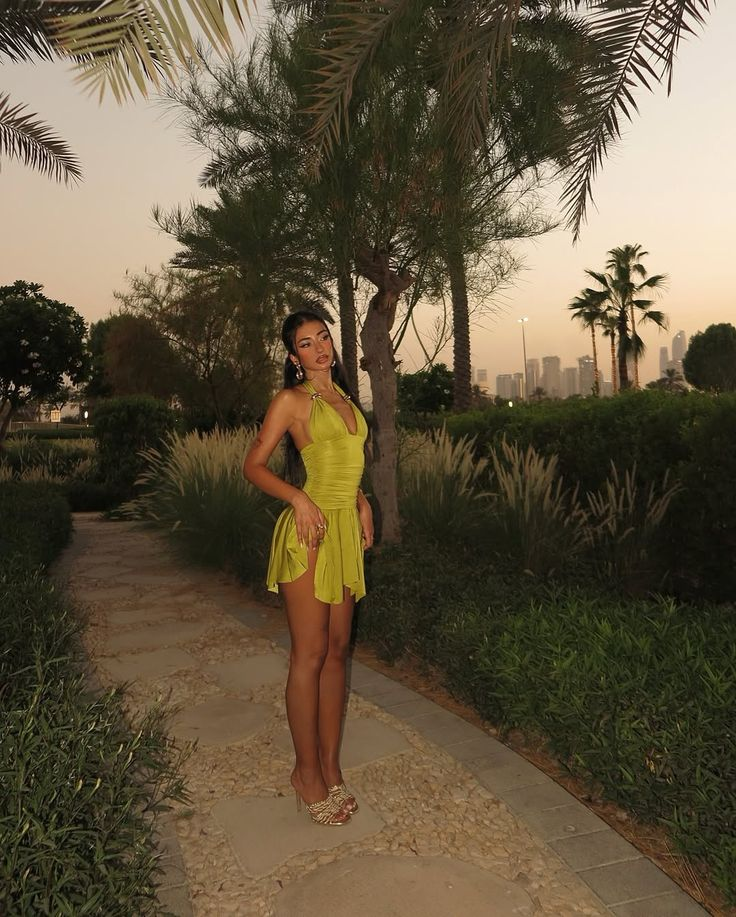 Sexy Halter V-Neck Green Short Cocktail Dress Homecoming Dress - FashionDia