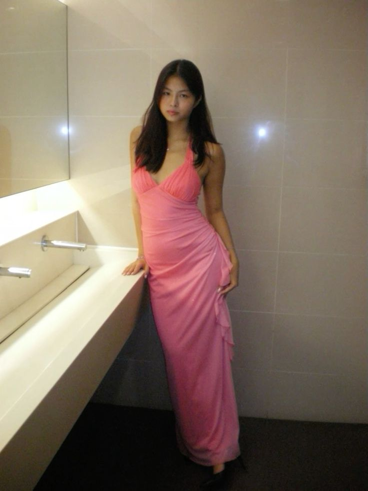 Charming V Neck Pink Chiffon Pleated Long Prom Dress Evening Gowns