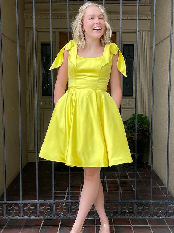 A-Line Bow-Strap Short Homecoming Dress - FashionDia
