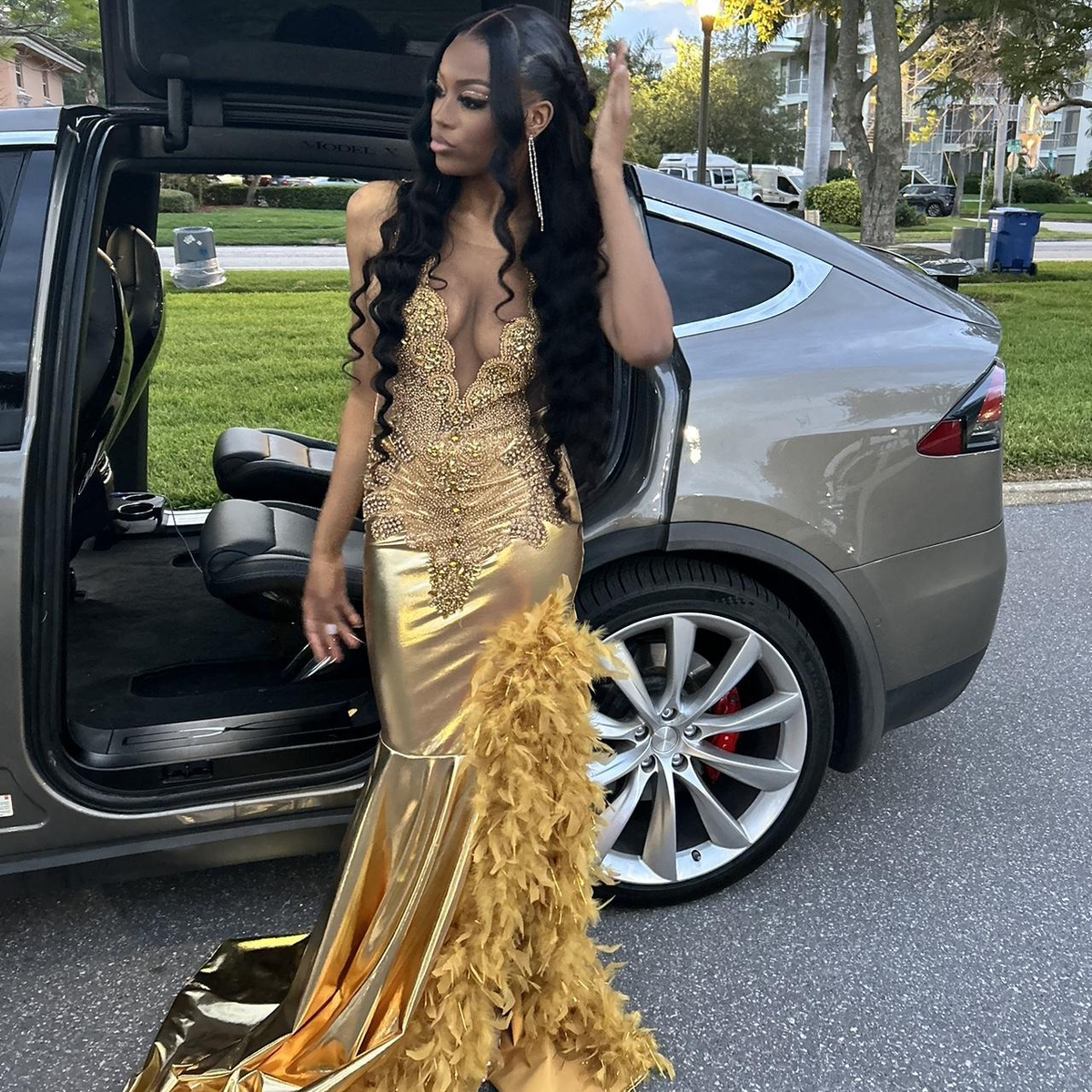 Luxurious Feathers Beaded Mermaid Evening Dress Gold Long Slit Prom Party Dress - View 5 | FashionDia