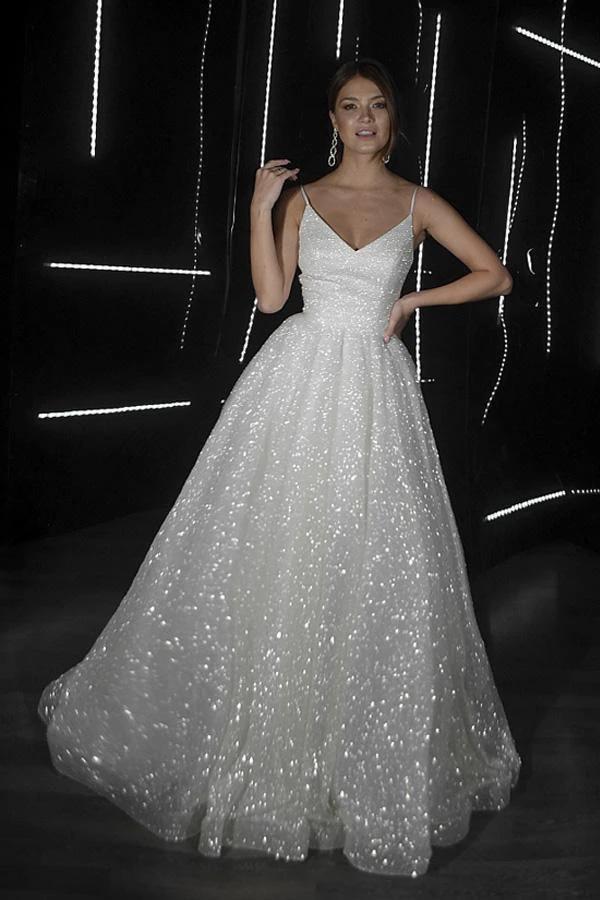 A Line Backless Beach Wedding Dress V Neck Sequins Ivory Wedding Gowns (ZD16033)