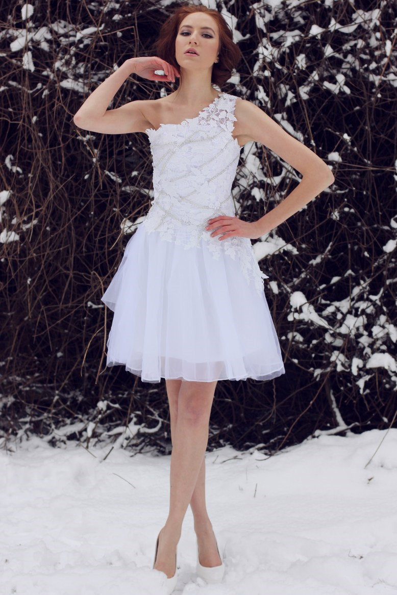 A-line One-shoulder Knee Length Tulle Lace Applique Prom Dress