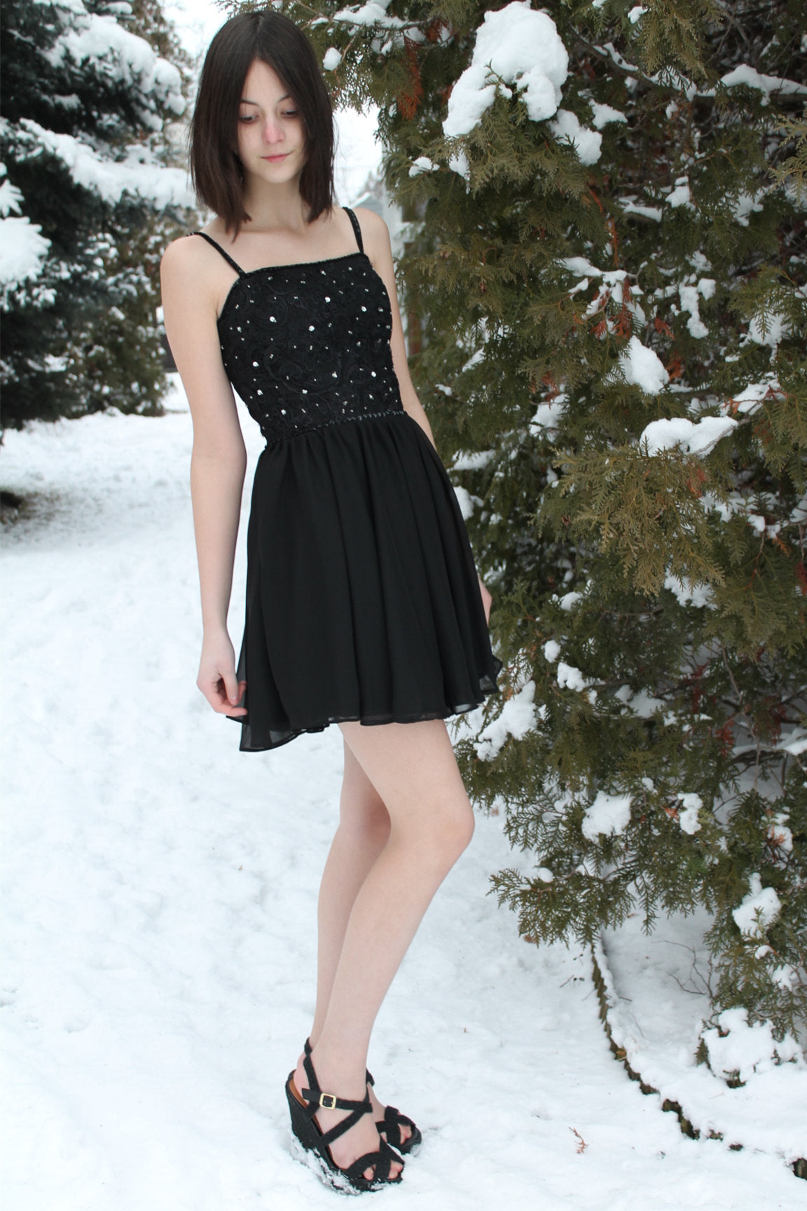 A-Line Spaghetti Strap Knee Length Tulle Rhinestone Homecoming Dress