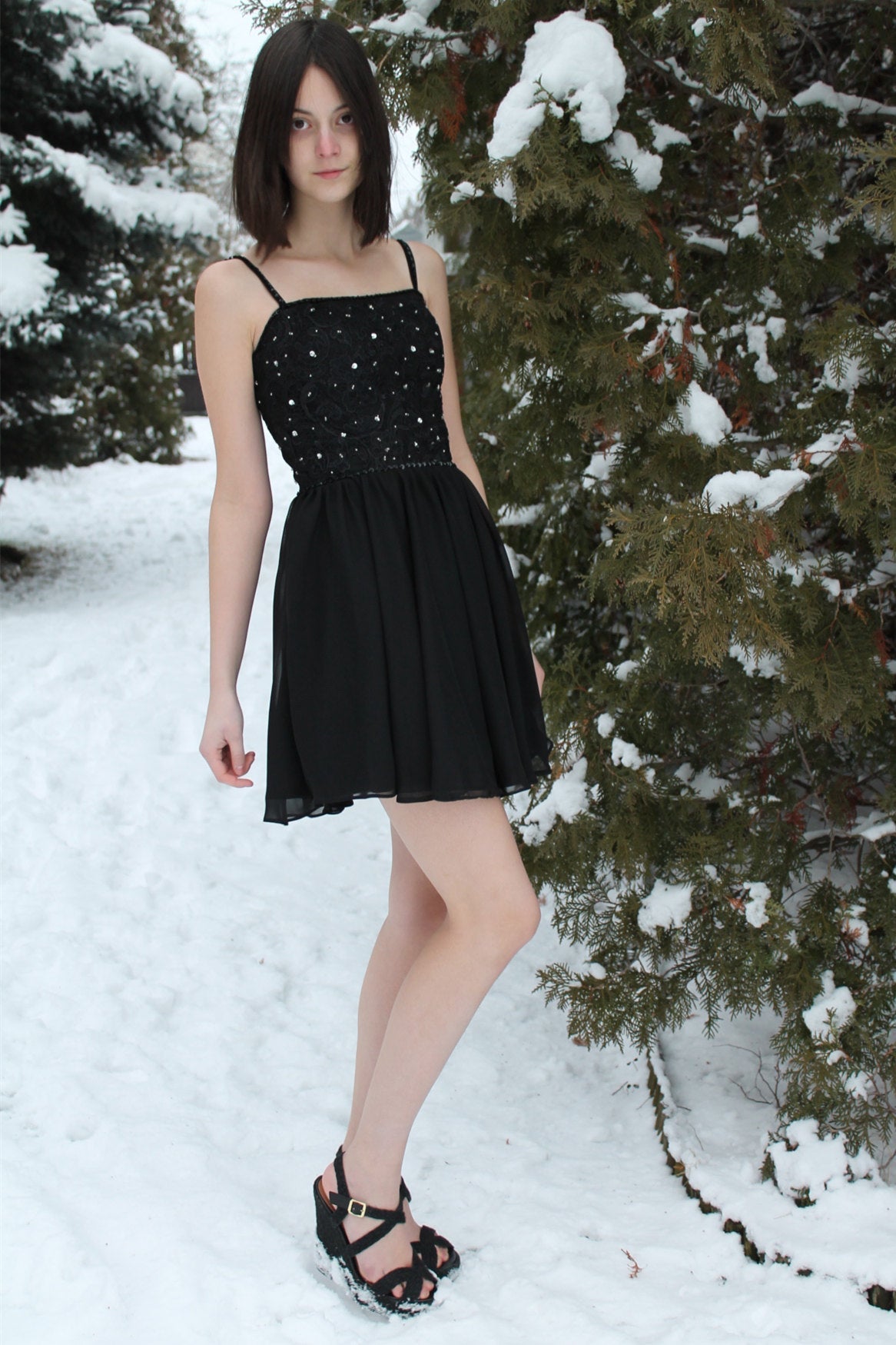 A-Line Spaghetti Strap Knee Length Tulle Rhinestone Homecoming Dress